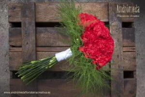 ramo de novia de claveles rojos