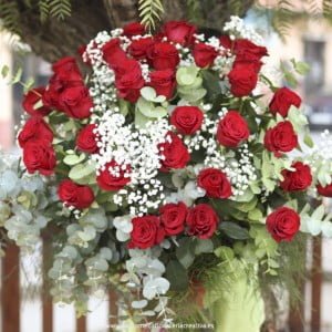 ramo de cuarenta rosas