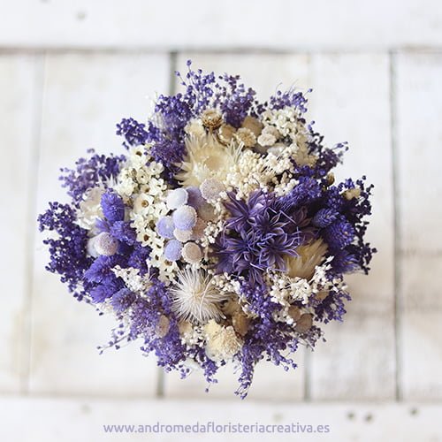 Purple. Ramo nupcial de flores secas